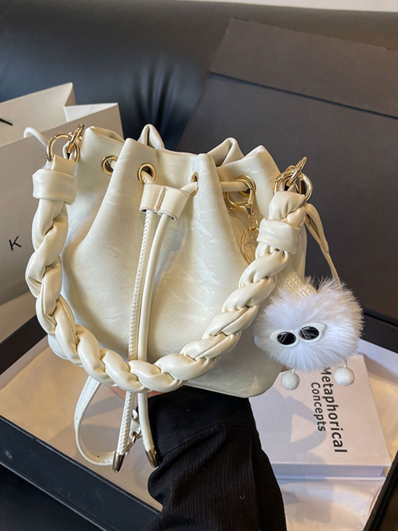 2240090b-5b74-4e0a-9cdd-104878571fca-Max