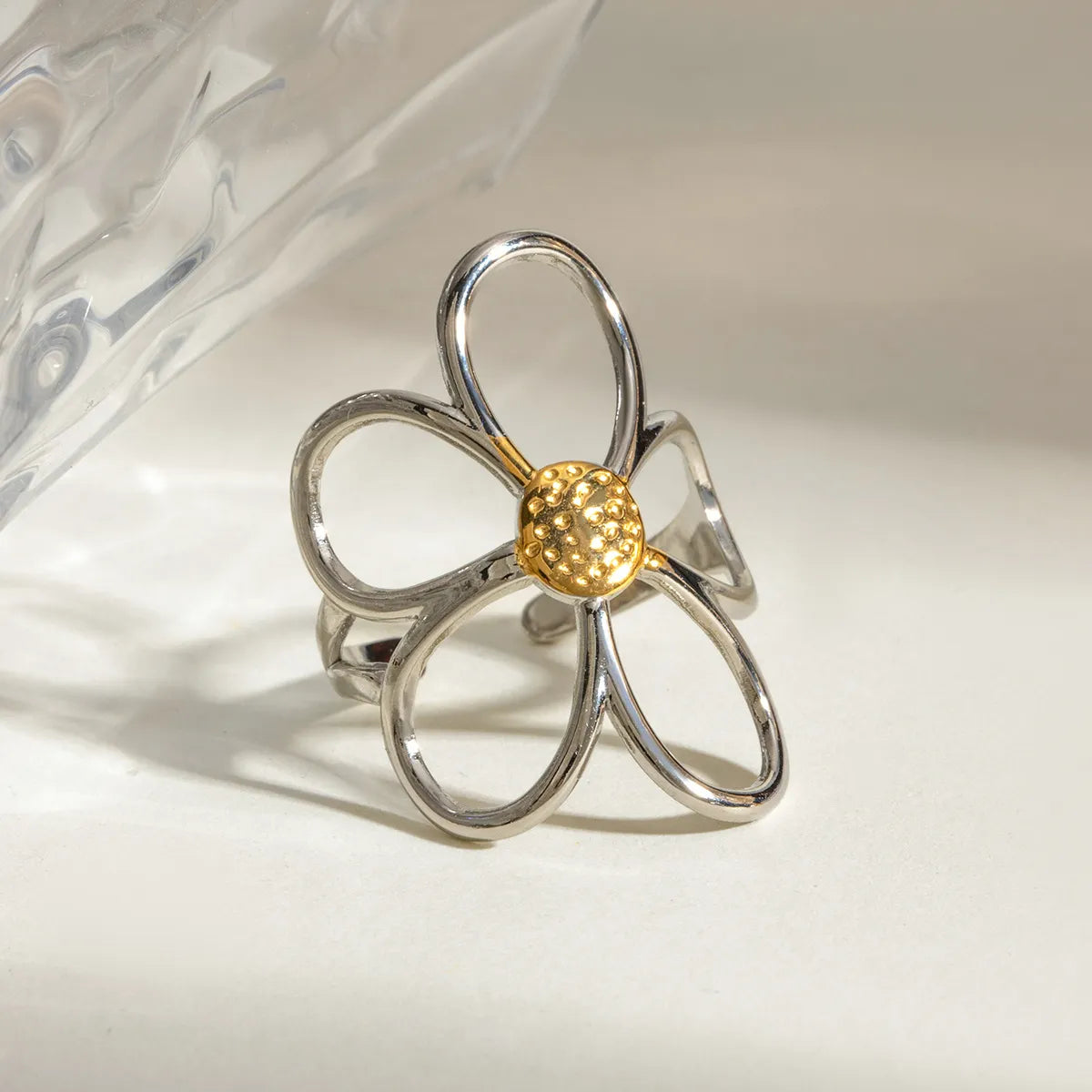 female daisy two tone ring