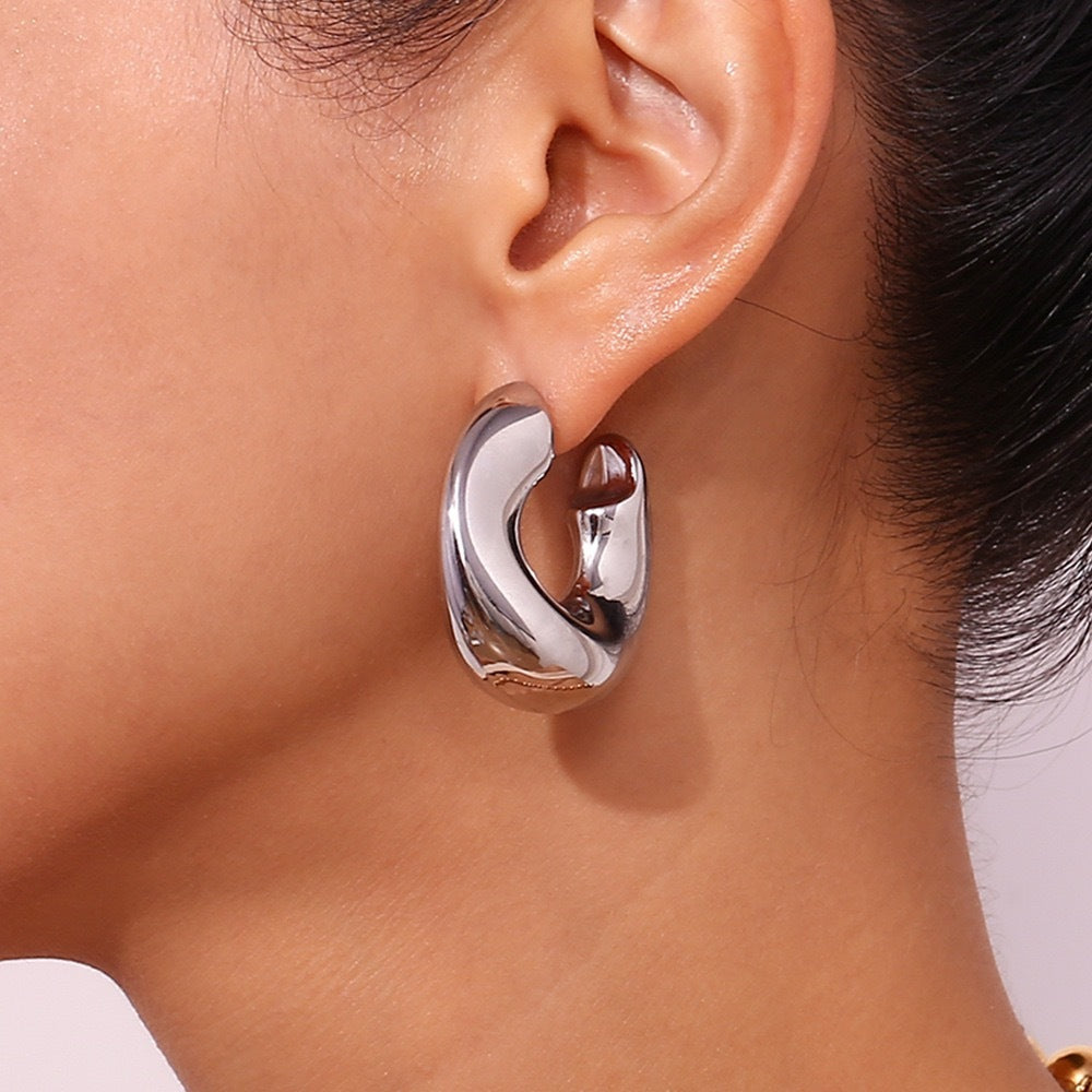 Simple High Grade Hollow Earrings