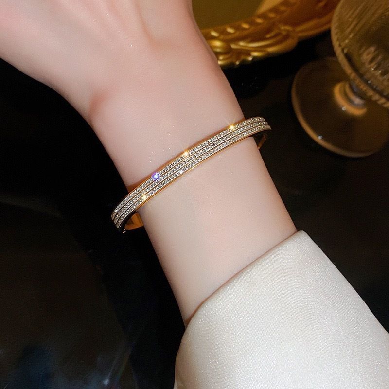 Women’s 18k Gold Bracelet