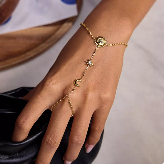 Gold chain bracelet with charm pendant – women’s fashion jewelry